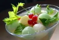 Суп из дыни с мускатом