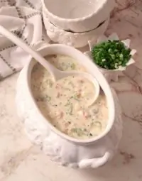 Сливочный суп из устриц с ржаным хлебом