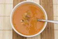 Суп из каштанов с тыквой и пармской ветчиной