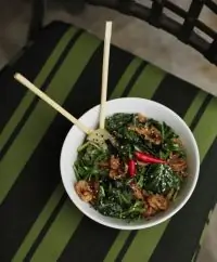 Легкий тайский салат с говядиной