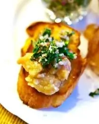 Салат из костного мозга с петрушкой и каперсами