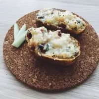 Картофель, запеченный в мундире