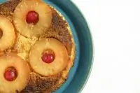 Торт безе с ананасами в карамели