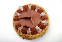 Ореховый торт из песочного теста с шоколадно-сливочным кремом