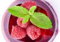 Малиновое желе с самбукой