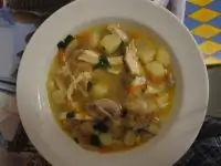 Куриный суп с грибами шампиньонами и зеленью