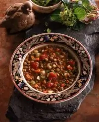 Овощной суп с чечевицей, грибами и беконом