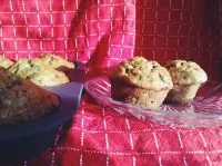 Банановые маффины с грецкими орехами и шоколадом