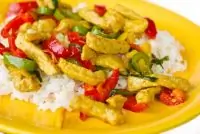 Куриное рагу с грибами и перцами