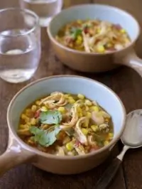 Мексиканский куриный суп с овощами и зелеными бананами