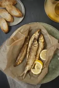 Маринованные сардины с прованскими травами