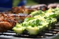 Цукини на гриле с мятой, чесноком и лимоном