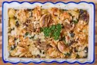 Запеченые ньокки с копченым окороком и цукини под сырным соусом