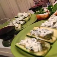 Цукини, фаршированные козьим сыром и мятой