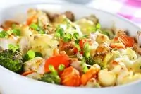 Ароматный овощной гратен в сливочном соусе