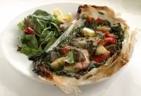 Салат из цукини, зеленого лука и вяленых томатов