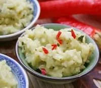 Летнее ризотто с зеленью, фетой и кабачками