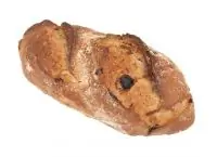 Хлеб с изюмом, лесными орехами и шалотом