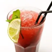 Ягодный шприцер с водкой