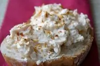 Тосты с яблоком и творогом