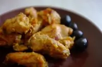 Курица, тушеная с курагой и корнем имбиря