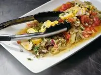 Курица с печеными баклажанами и лимонным соусом