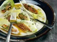 Телячья печенка с цикорием и тыквенным винегретом