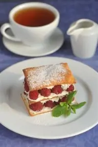 Малиновый мильфей