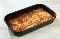 Греческий пирог с тыквой, фетой и шалфеем (Kolokithopita)