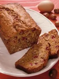 Тыквенный хлеб с сушеной клюквой, орехами пекан и белым шоколадом