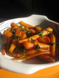 Глазированная морковь с корицей