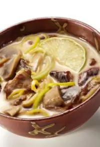 Суп из лесных грибов с ароматными травами