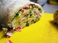 Рулет из крабовых палочек в лаваше