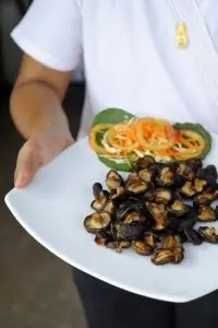 Шиитаке с зеленым луком в копченом масле