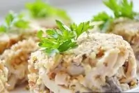 Слоеный салат с ветчиной и шампиньонами «Любимый»