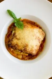 Слоеная грибная закуска с сырами и зеленым луком