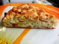 Шарлотка с яблоками и корицей
