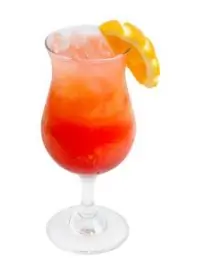 Газированный клюквенный чай с водкой