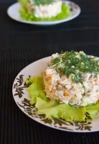 Оливье с олениной и перцем