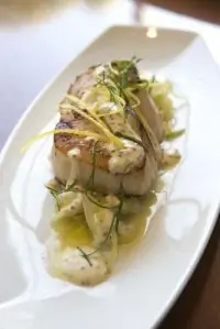 Сибас в соусе из шампанского