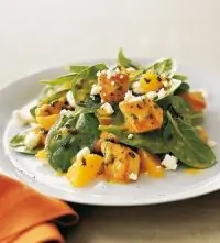 Салат с курицей, апельсинами и сыром фета