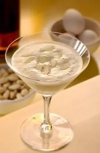 Новогодний яичный коктейль с виски (Snowball)