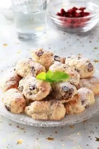 Новогоднее печенье с ананасами и вишней