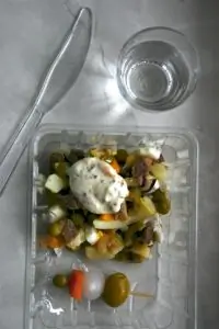 Оливье с оливками