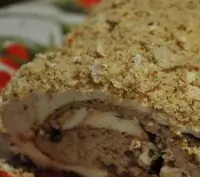 Рулет «Павлова» с кофе и фундуком