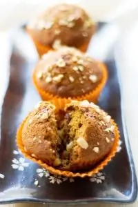 Маффины с грецкими орехами и джемом