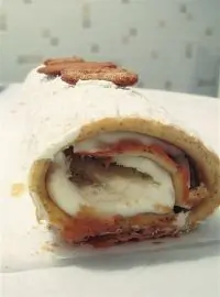 Миндальный рулет с кремом