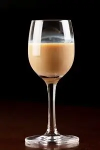 Сливочный коктейль «Белый русский»