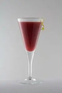 Красносмородиновое шампанское