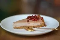 Тарт с вишней и творогом